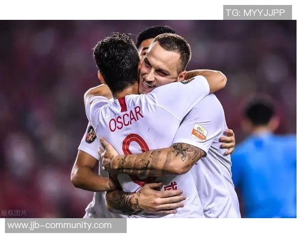 德甲热战阿森纳与AC米兰激战成平局转会传闻引发球迷热议